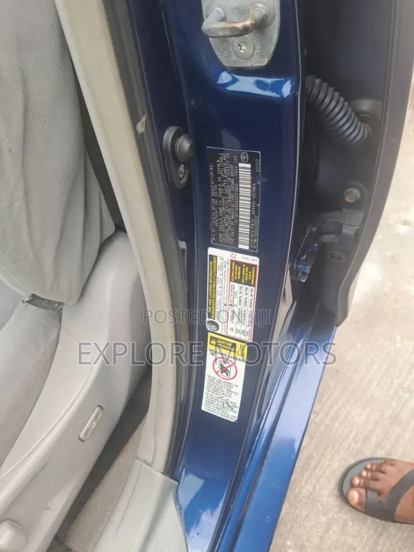 Toyota Camry 2010 Blue