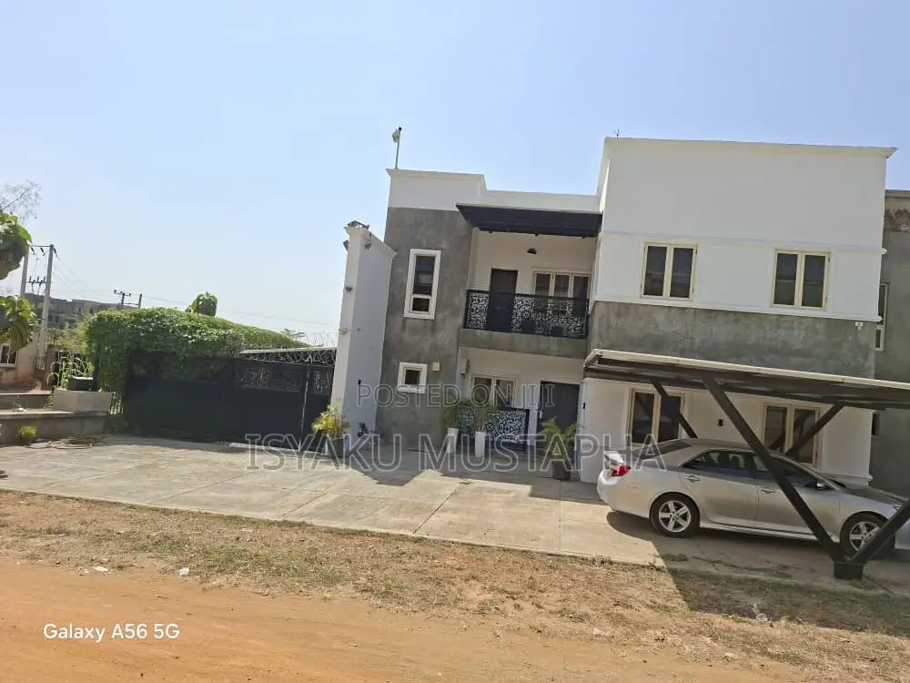 Furnished 5bdrm Duplex in Idu for sale