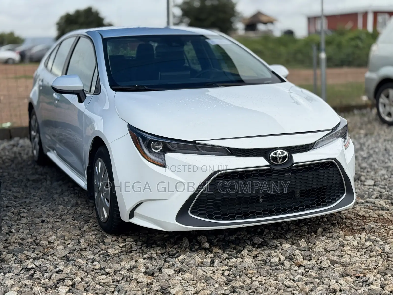 Toyota Corolla LE (1.8L 4cyl 2A) 2019 White