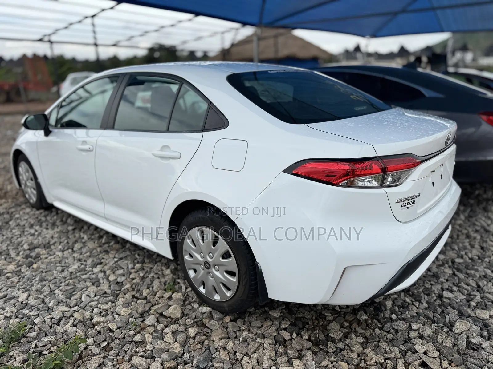 Toyota Corolla LE (1.8L 4cyl 2A) 2019 White
