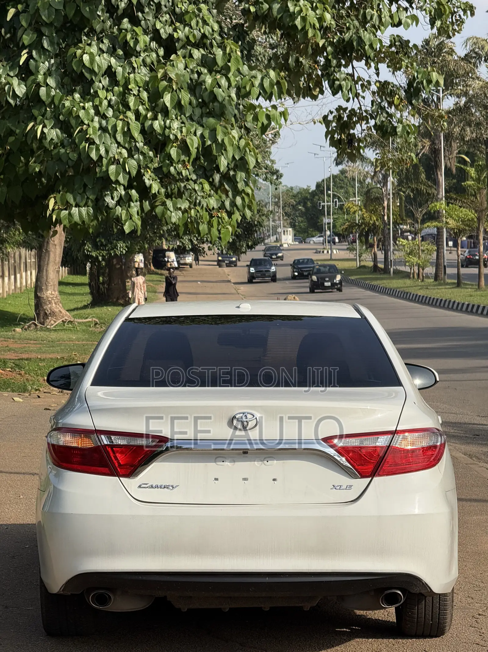 Toyota Camry XLE V6 4dr Sedan (3.6L 6cyl 6A) 2016 White