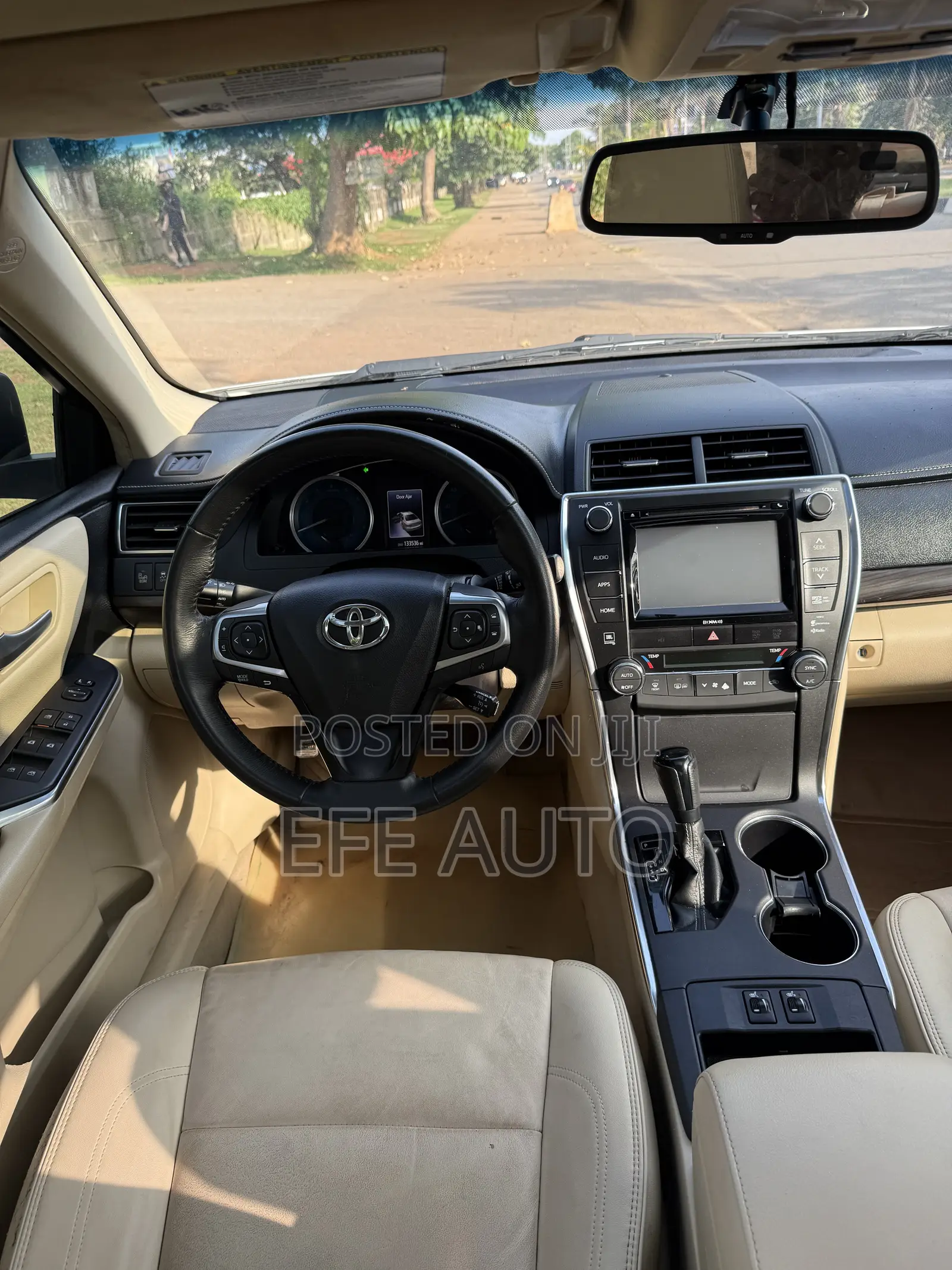 Toyota Camry XLE V6 4dr Sedan (3.6L 6cyl 6A) 2016 White
