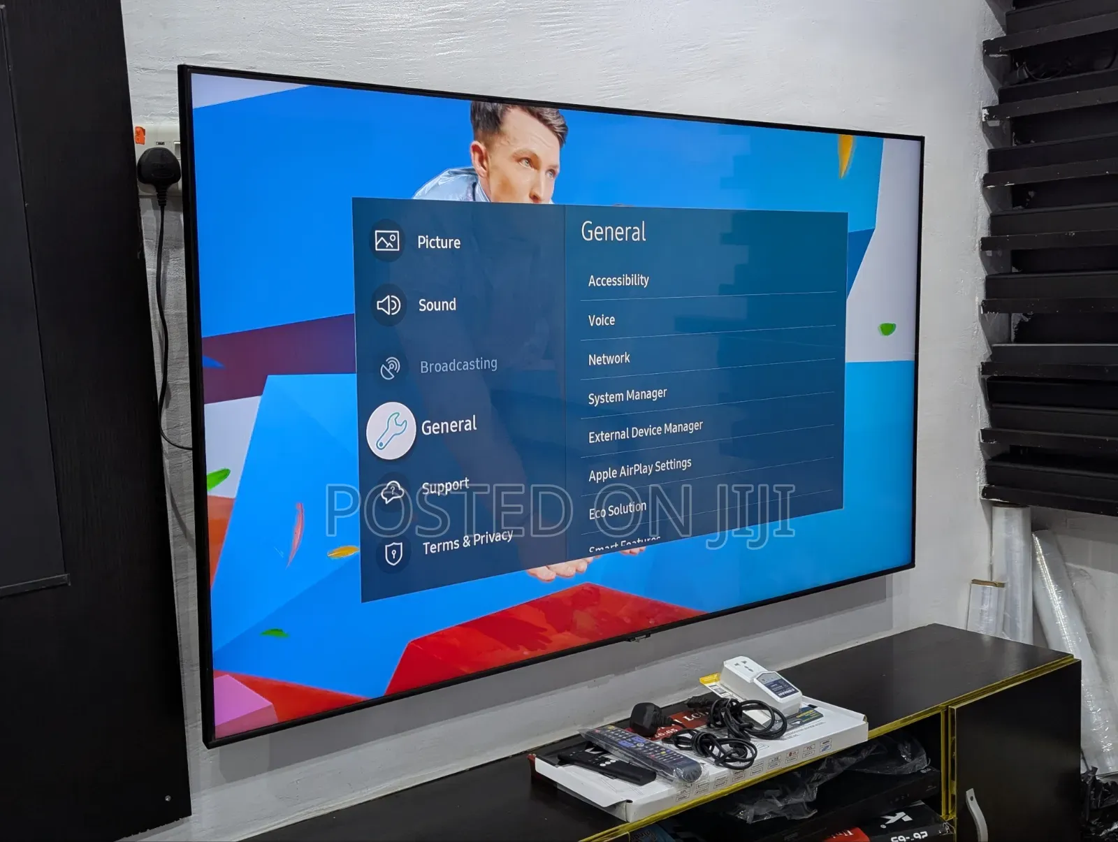 Samsung 65" Q60T Qled Bezel-Less Screen 202odel Sleek Smart TV