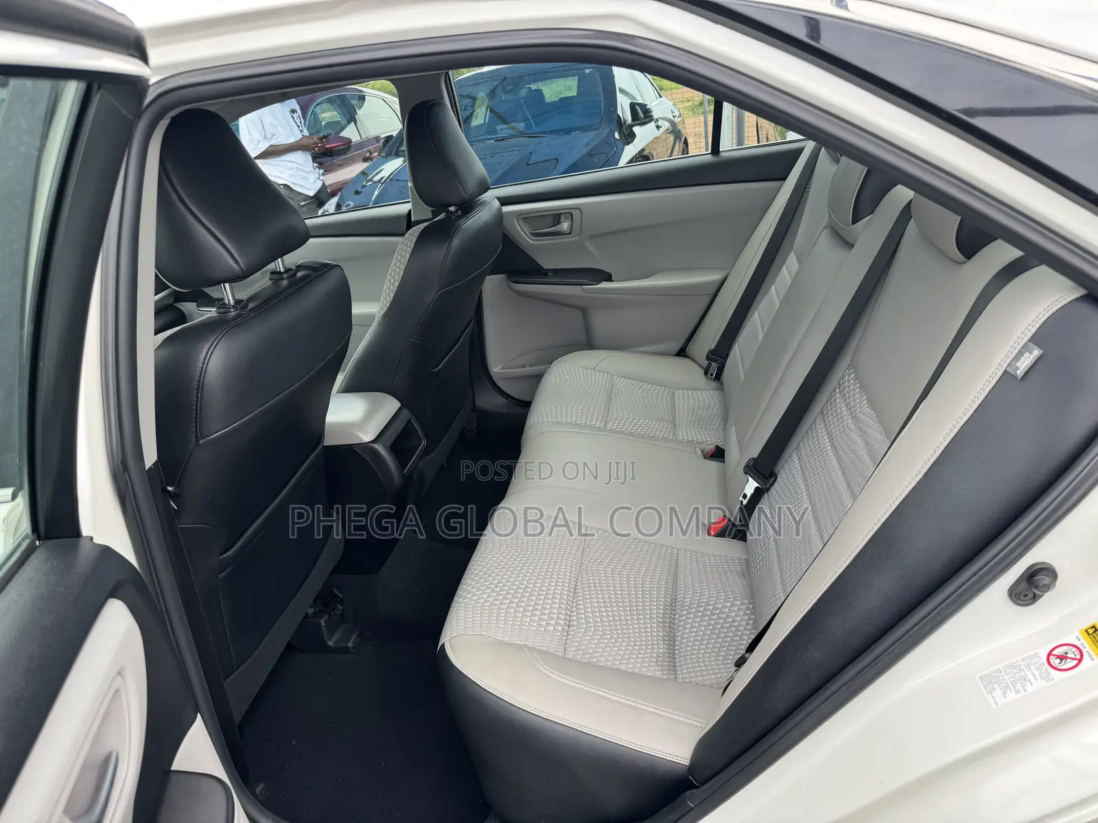 Toyota Camry XLE 4dr Sedan (2.5L 4cyl 6A) 2016 White