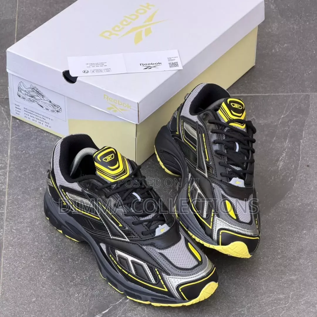 *New Reebok Road Ultra Snks*