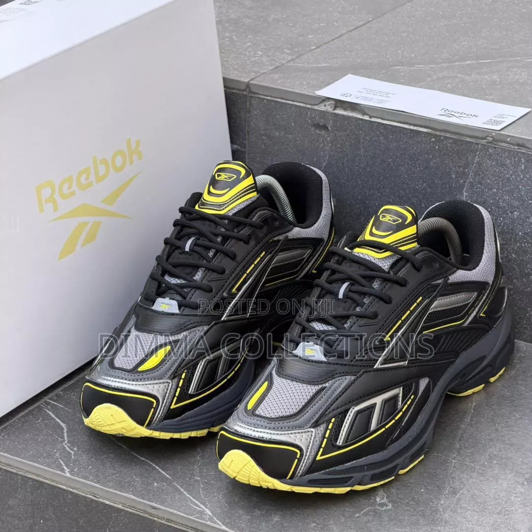 *New Reebok Road Ultra Snks*
