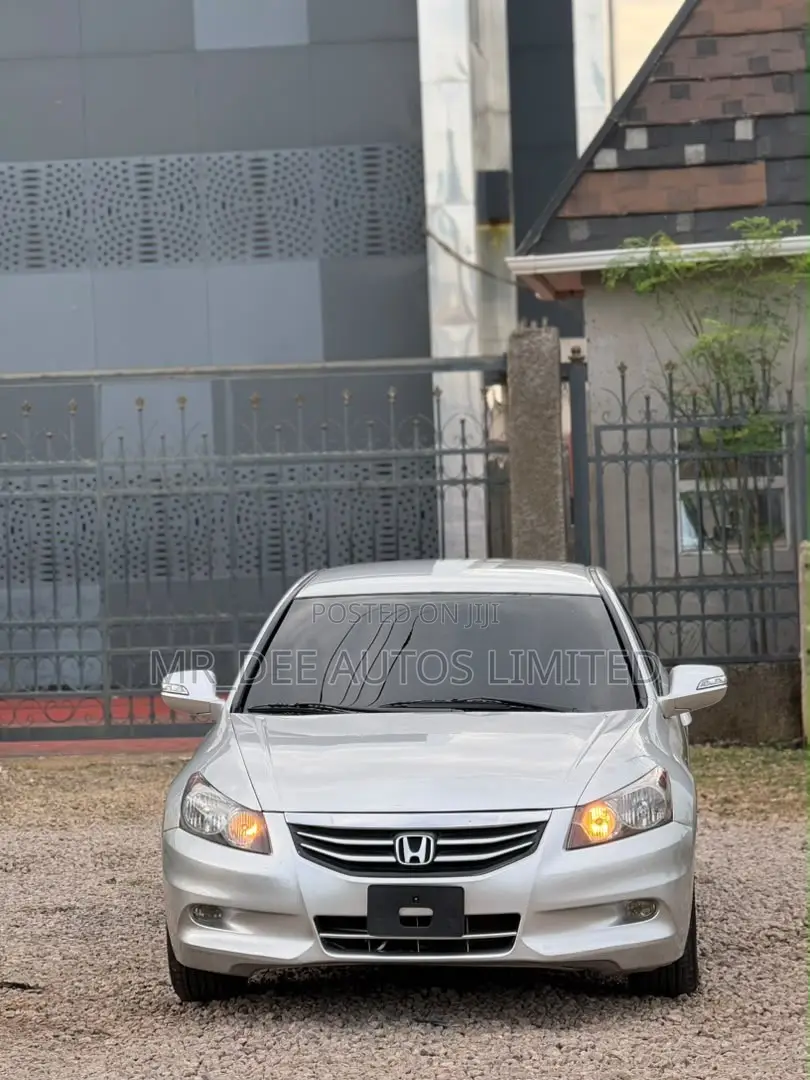 Honda Accord 2012 Silver