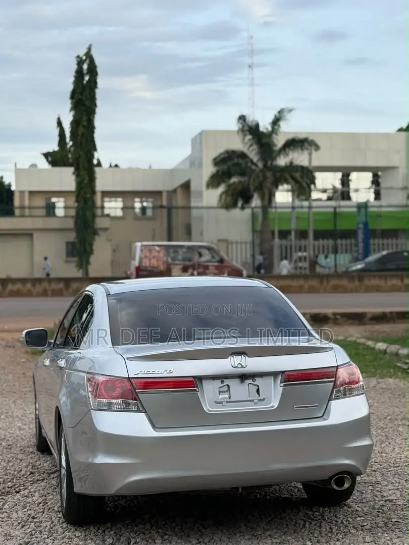 Honda Accord 2012 Silver