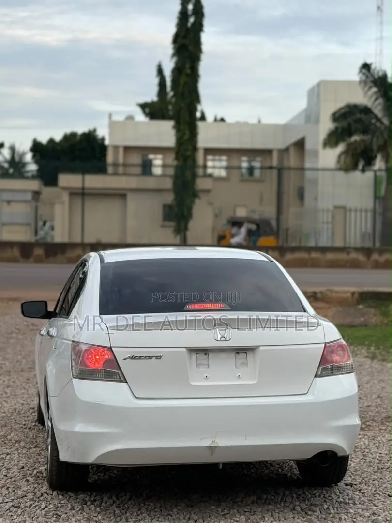 Honda Accord 2009 White