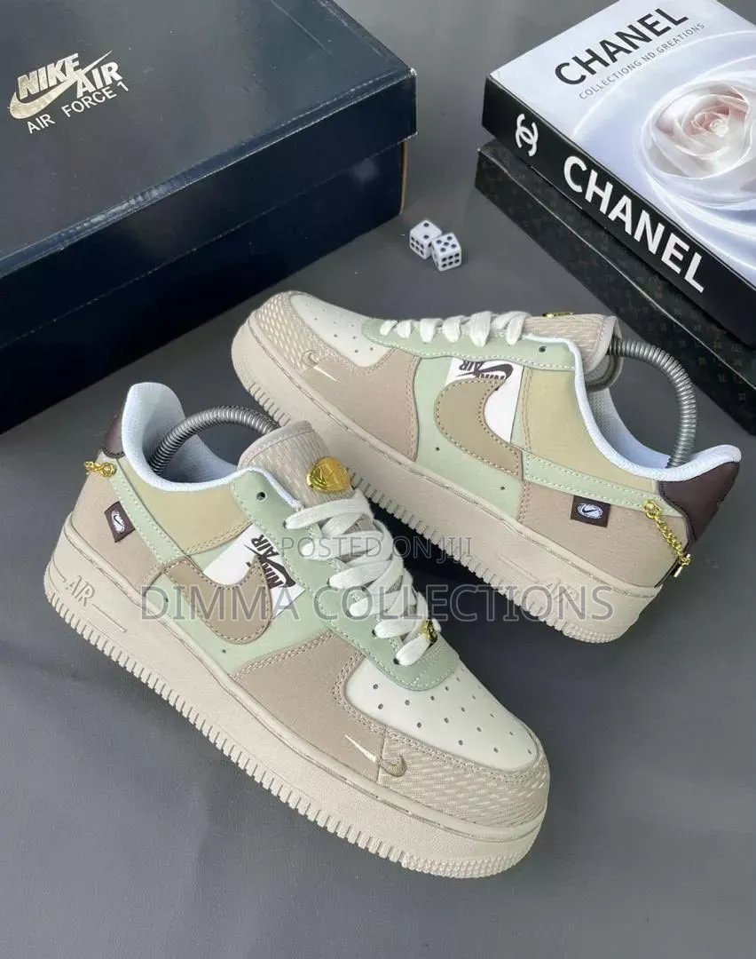 *Nike Air Force 1 '07 Lx “Tan Bling" Snks*