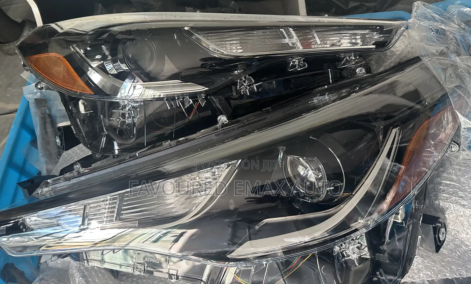 Head Lamp Toyota Corolla Cross 2020 - 2023 Set
