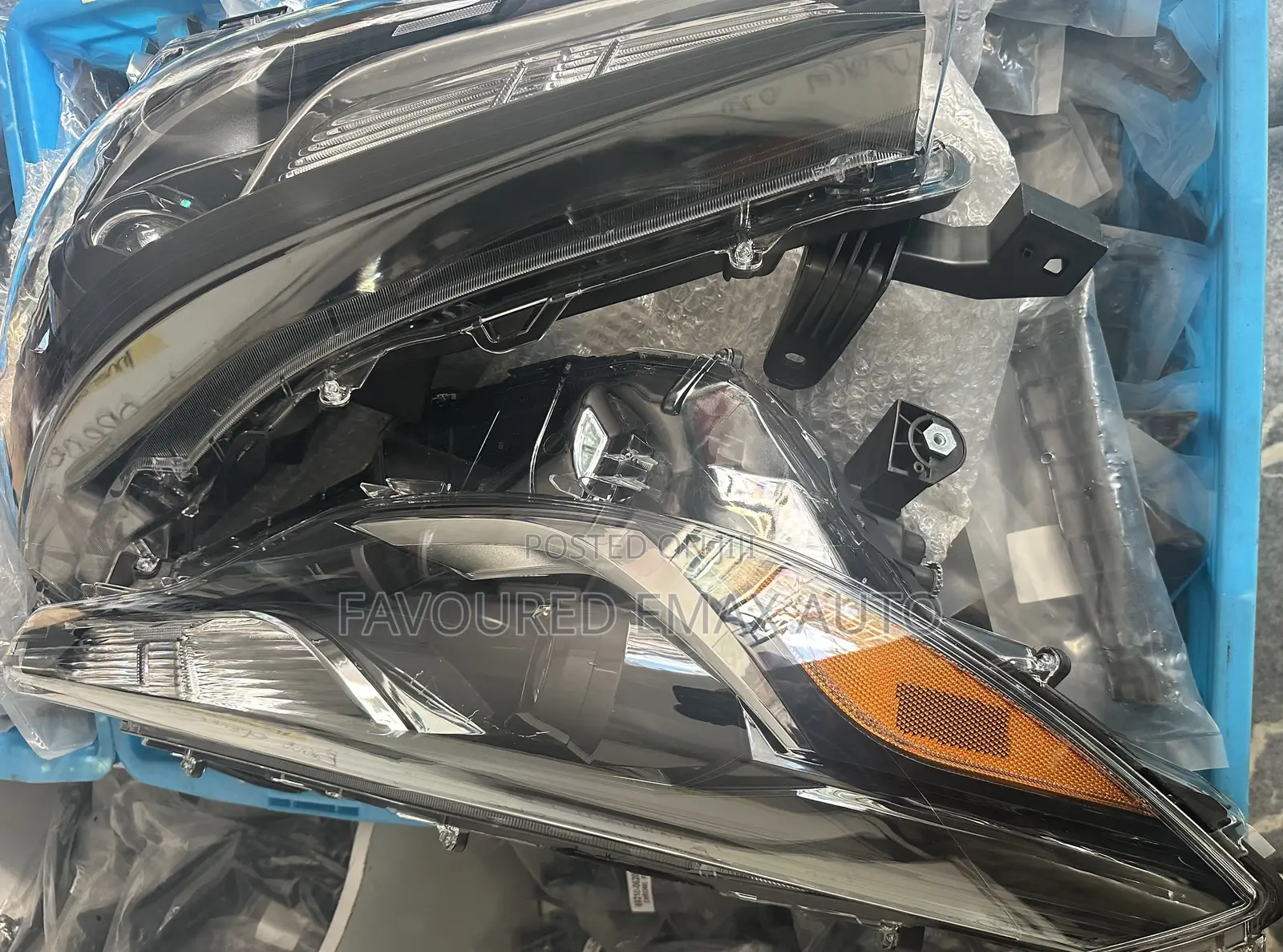 Head Lamp Toyota Corolla Cross 2020 - 2023 Set