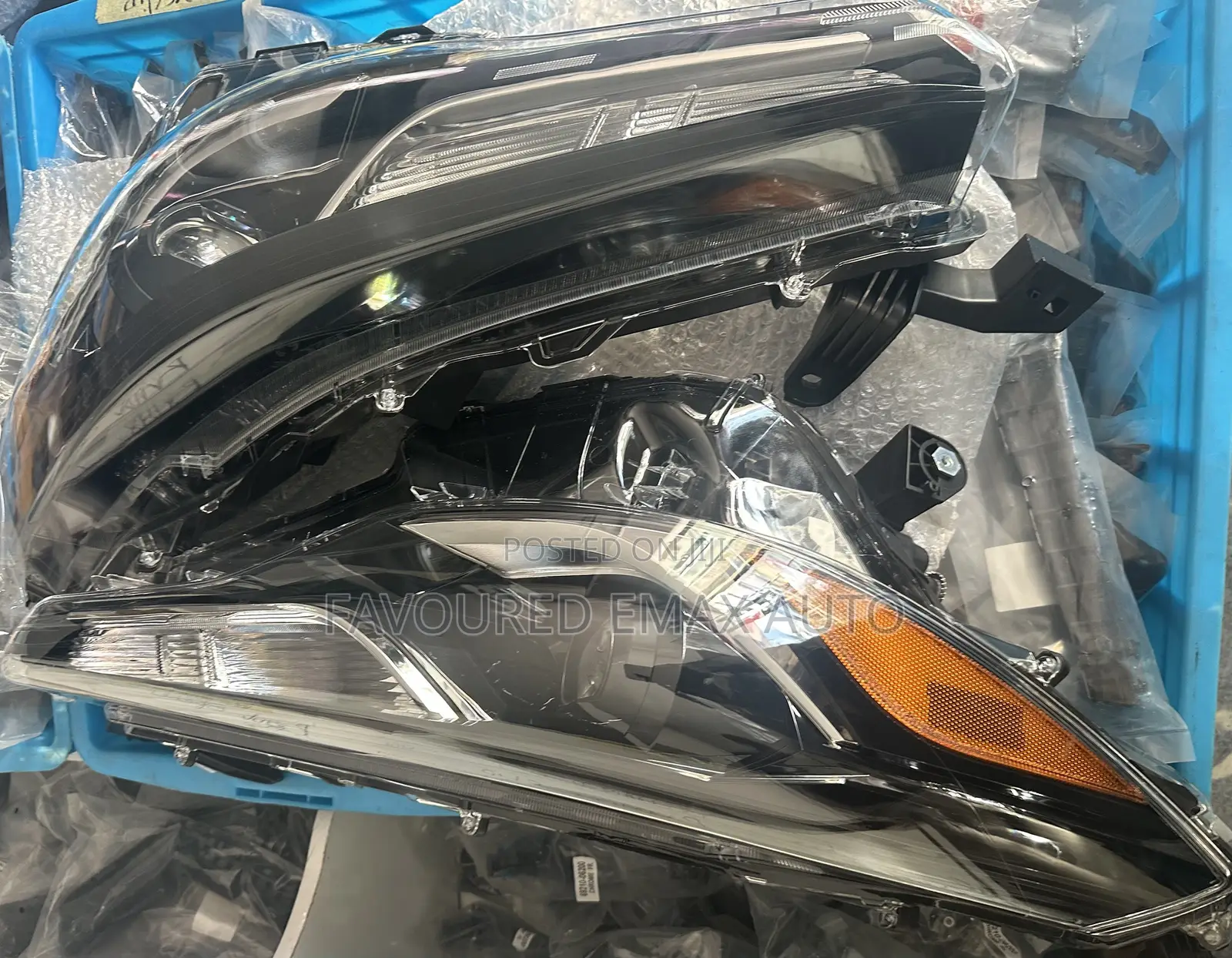 Head Lamp Toyota Corolla Cross 2020 - 2023 Set