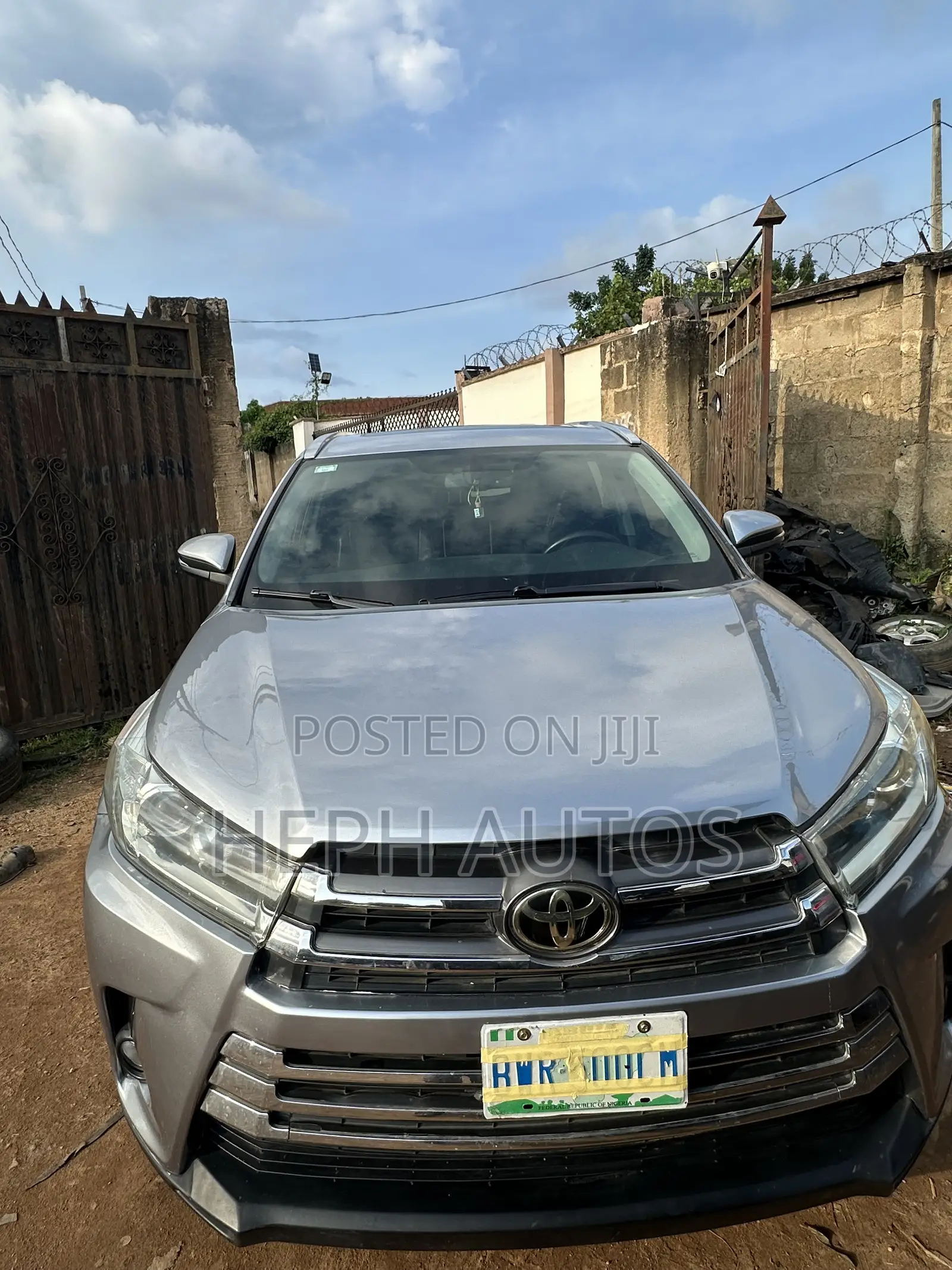 Toyota Highlander LE Plus V6 4x4 (3.5L 6cyl 6A) 2016 Silver