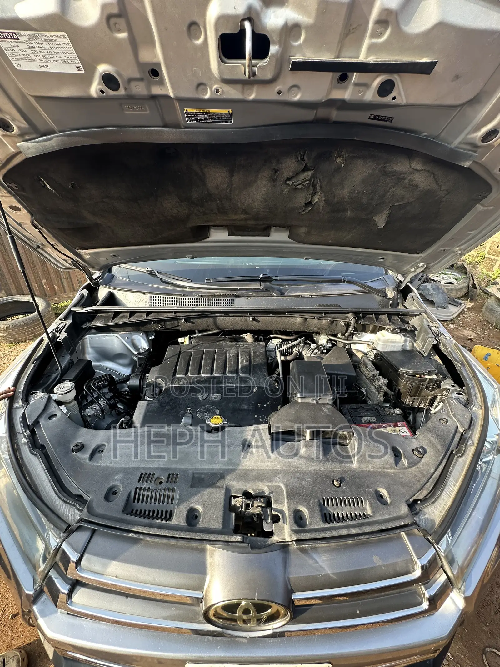 Toyota Highlander LE Plus V6 4x4 (3.5L 6cyl 6A) 2016 Silver