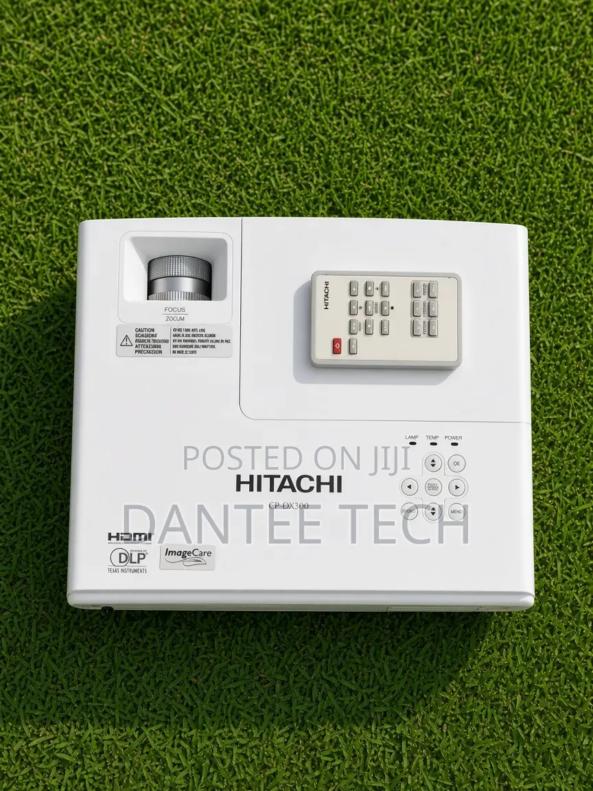Hitachi CP-DX300 DLP Projector