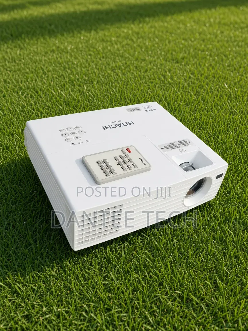 Hitachi CP-DX300 DLP Projector