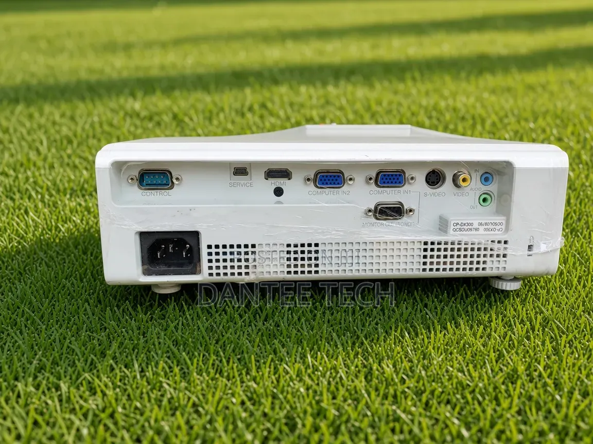 Hitachi CP-DX300 DLP Projector