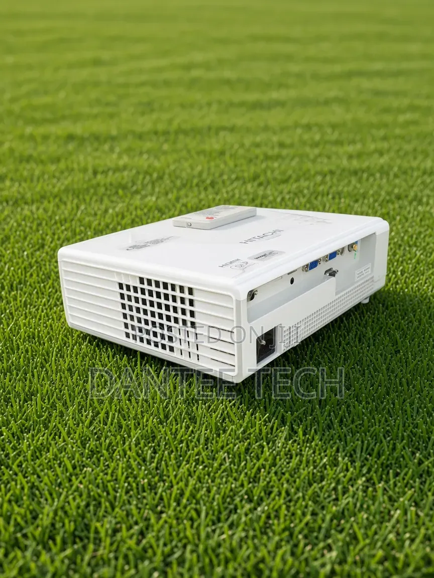 Hitachi CP-DX300 DLP Projector