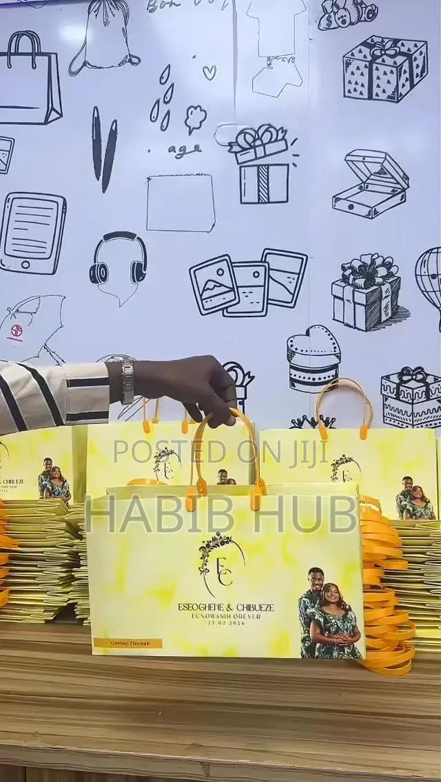 Premium Customized Paper Gift Bags for Every Occasion 
