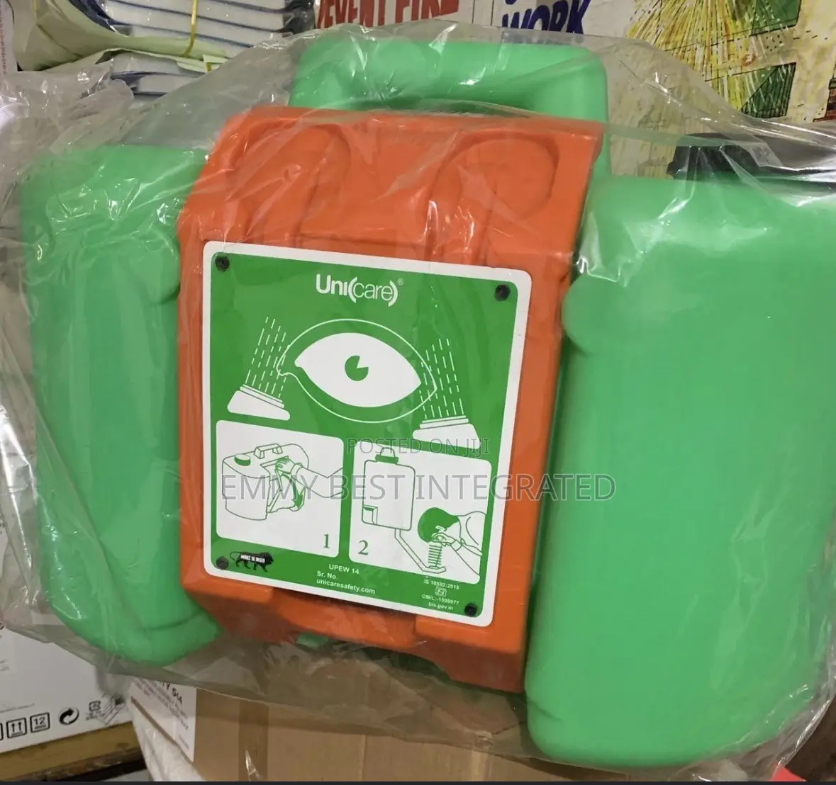 Vaultex Portable Gravity-Fed Emergency Eyewash Station