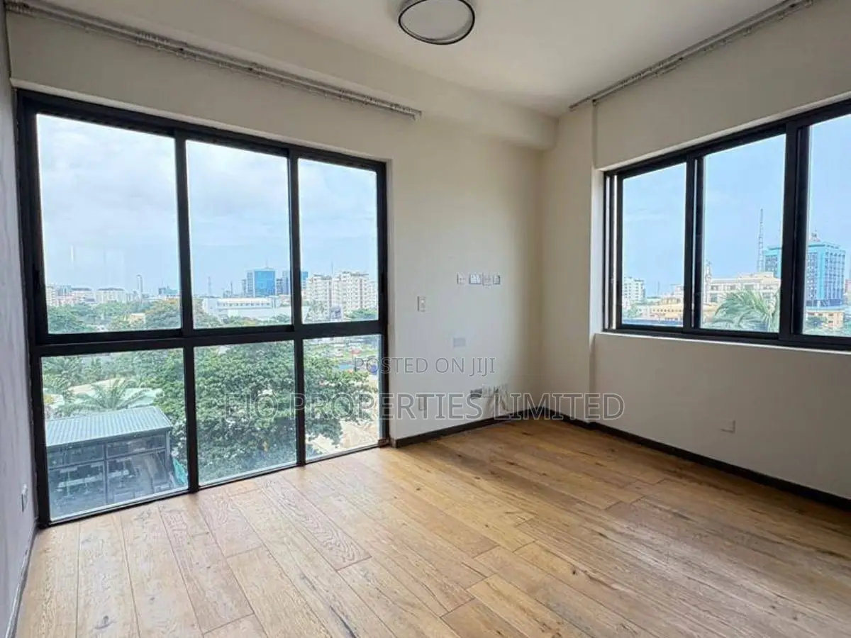 4bdrm Apartment in Adeola Odeku for rent