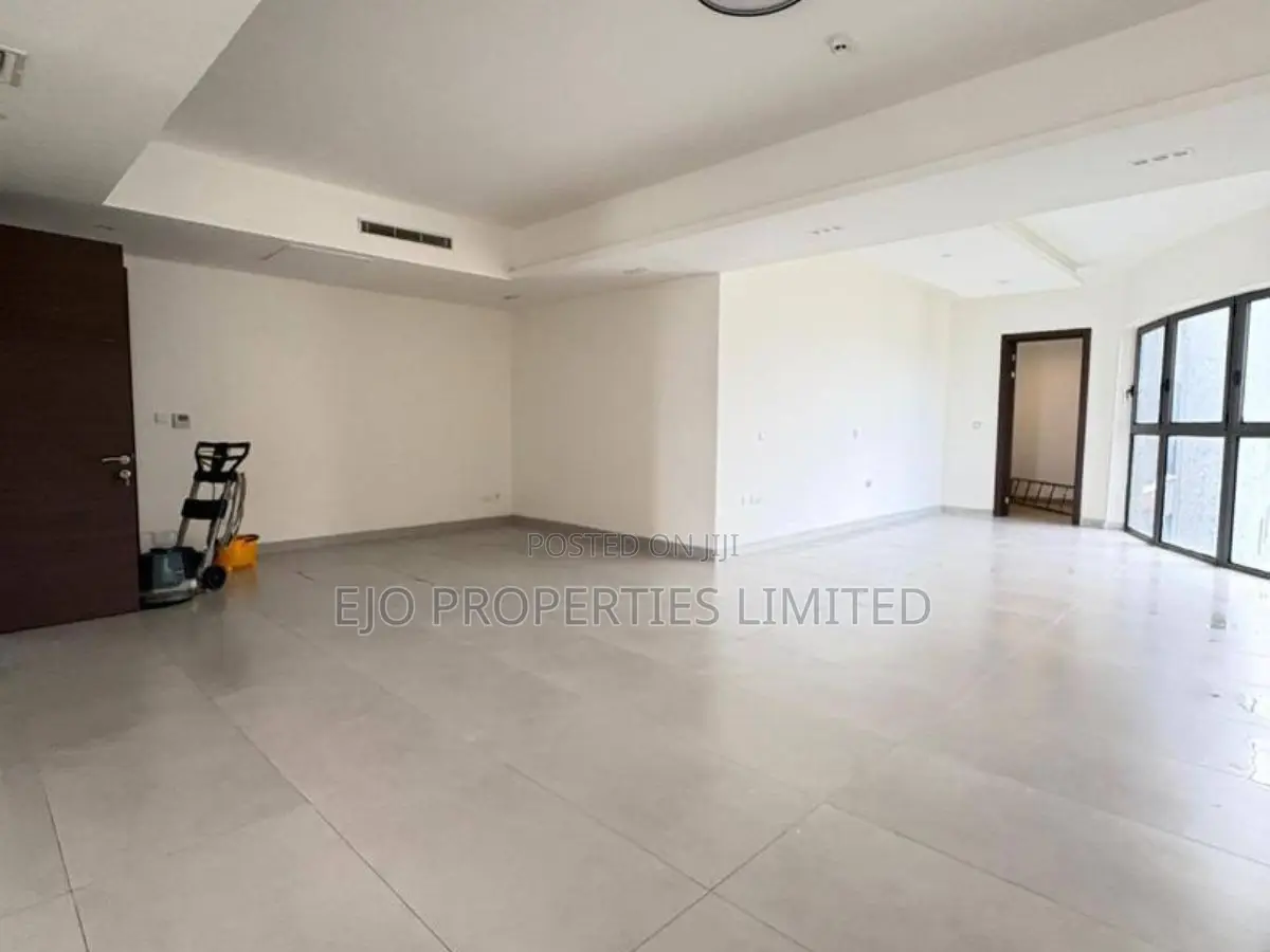 4bdrm Apartment in Adeola Odeku for rent