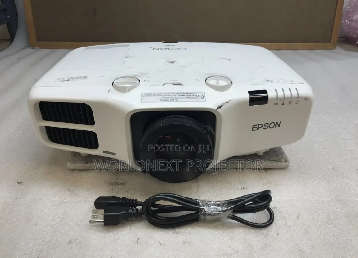 Epson EB-G6370 7000-Lumen XGA Projector