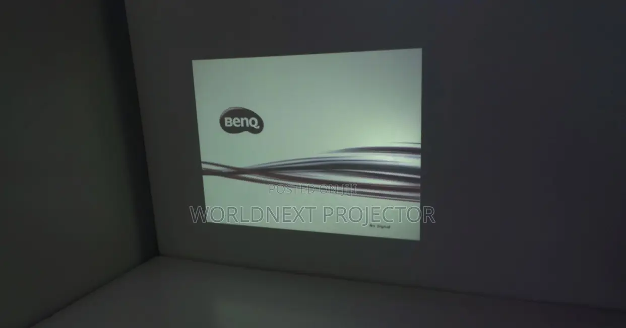 BenQ MS525: Bright SVGA Clarity for Everyday Meetings