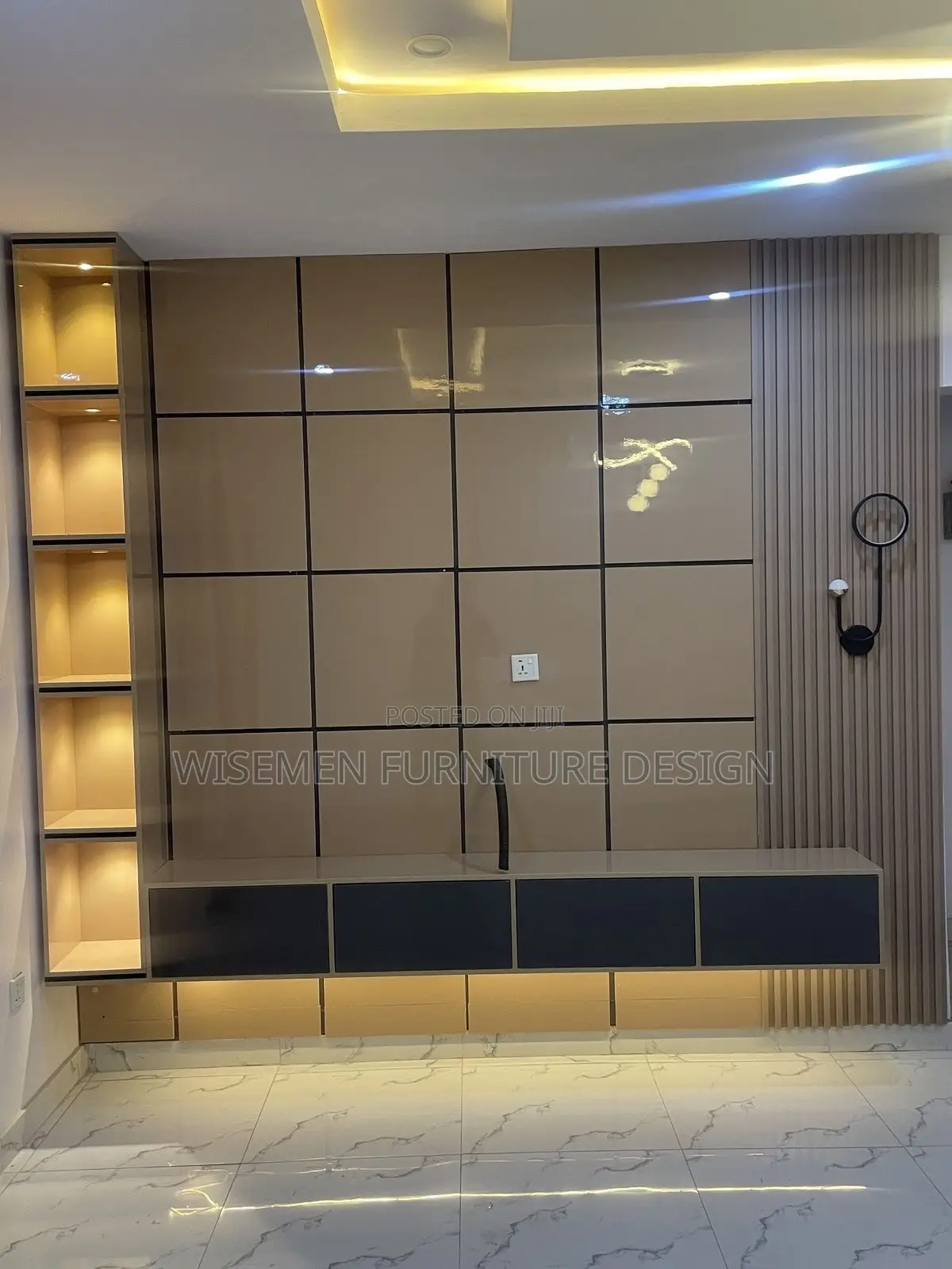 Wow Glossy TV Console