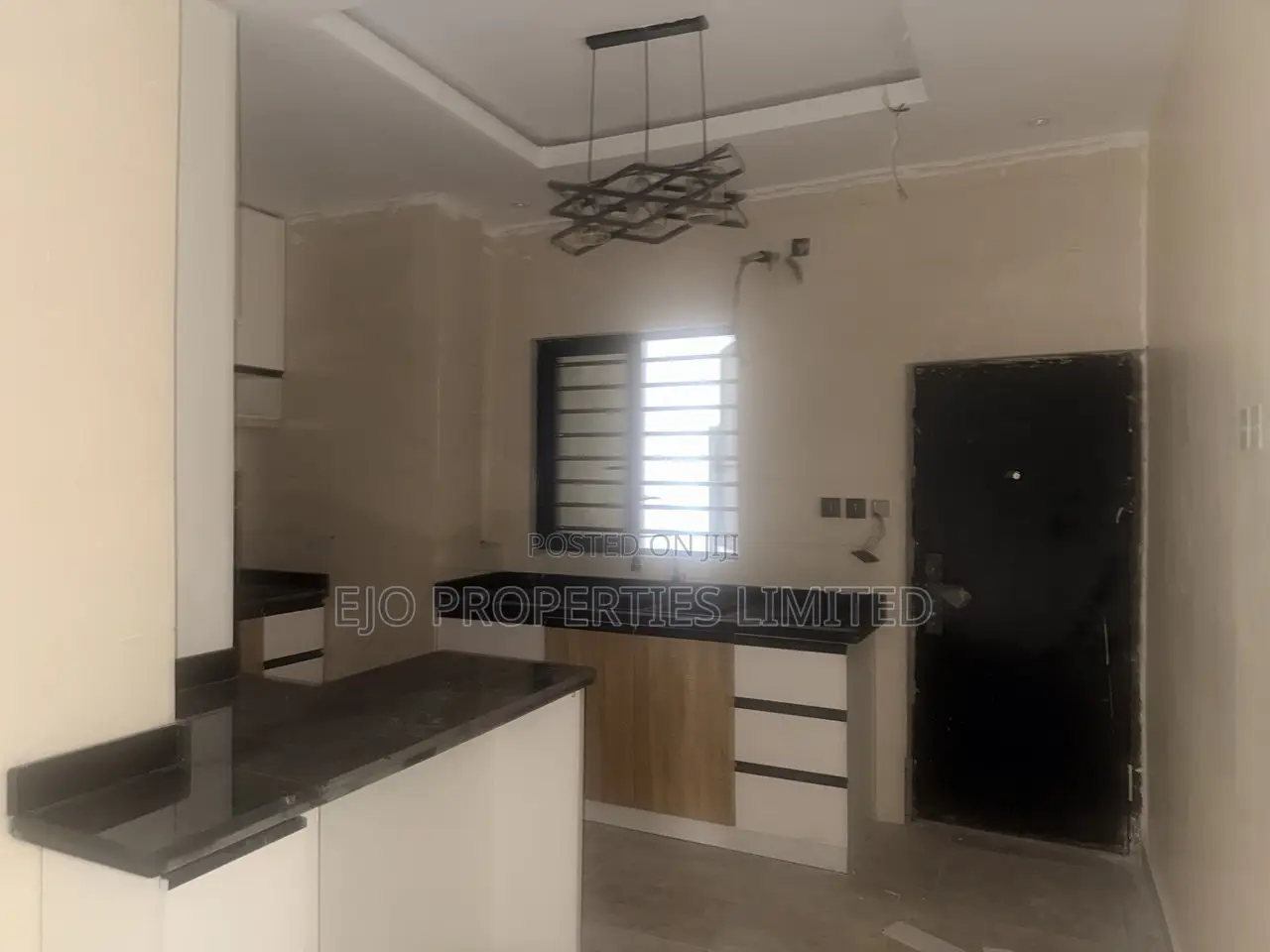 2bdrm Apartment in Lekki Phase 2 for rent