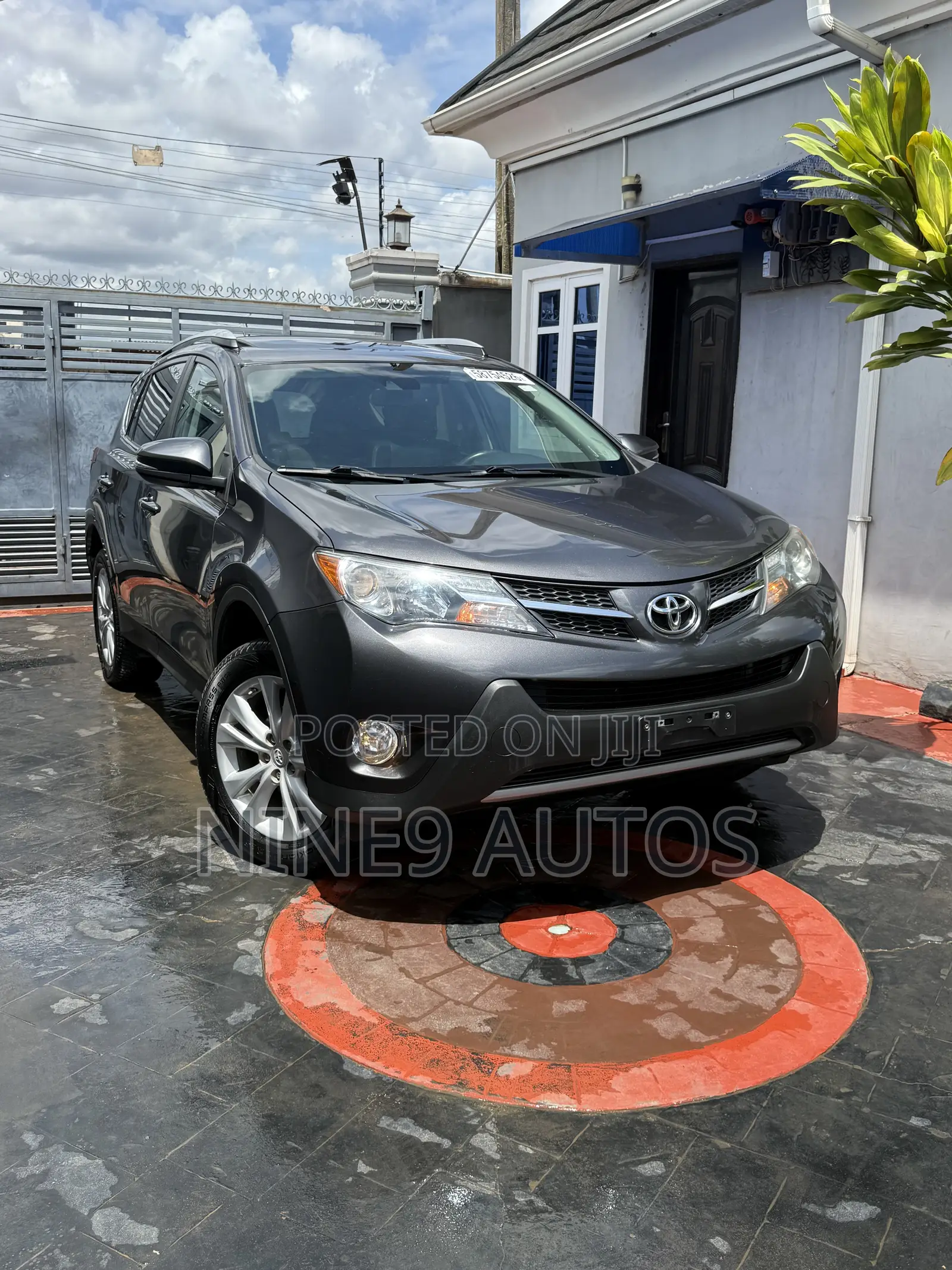 Toyota RAV4 Limited 4dr SUV AWD (2.5L 4cyl 6A) 2015 Gray