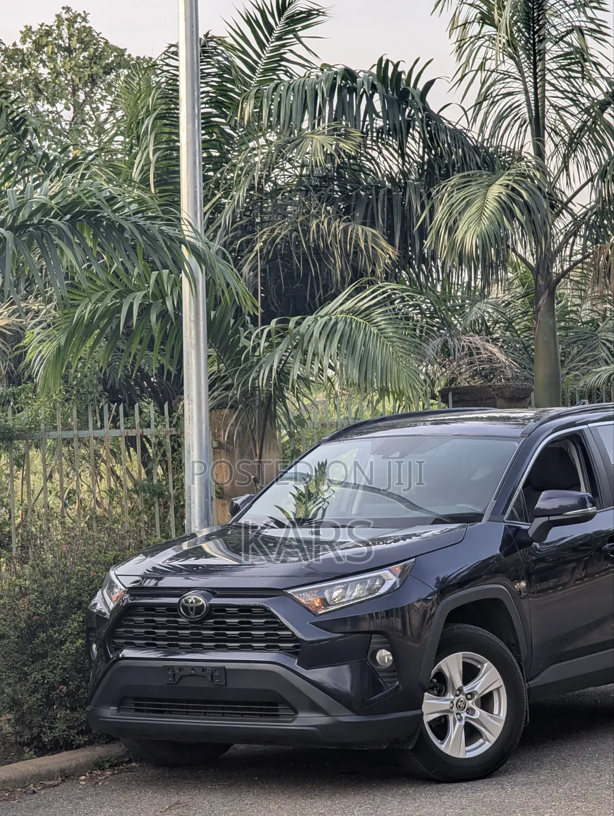 Toyota RAV4 2021 Blue