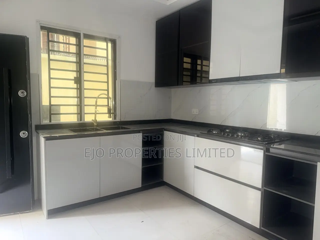 3bdrm Duplex in Lekki Phase 2 for rent