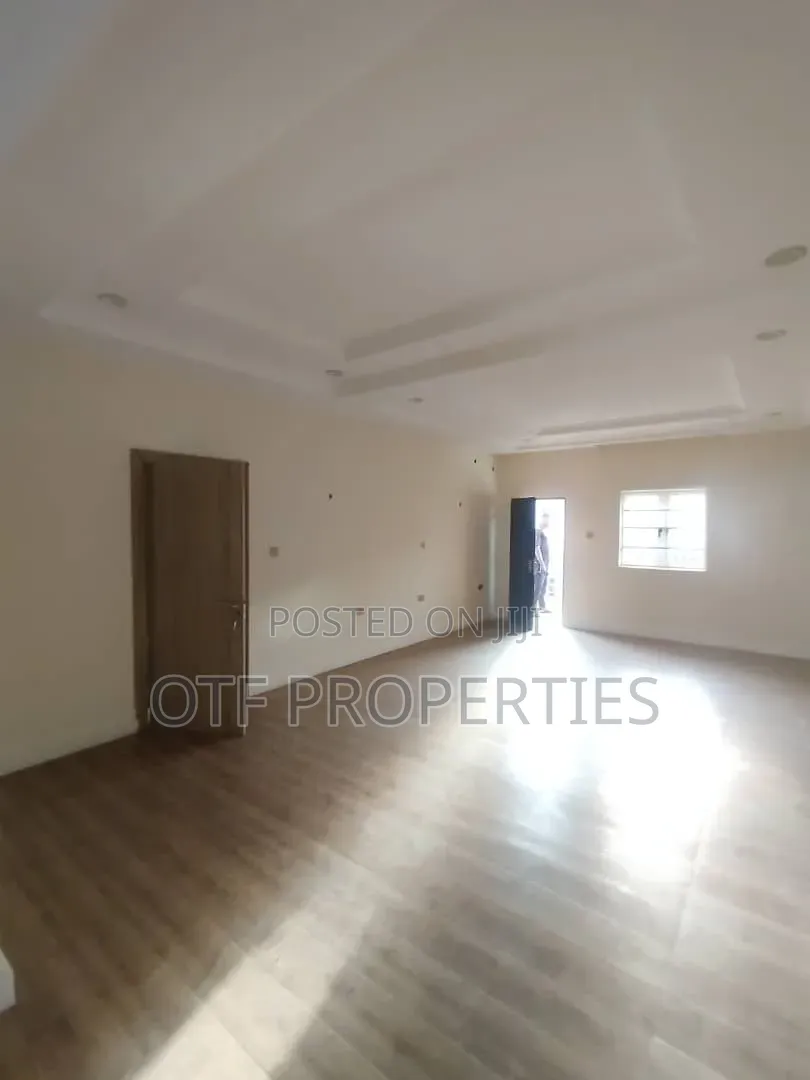 3bdrm Duplex in Jahi Gilmore for rent
