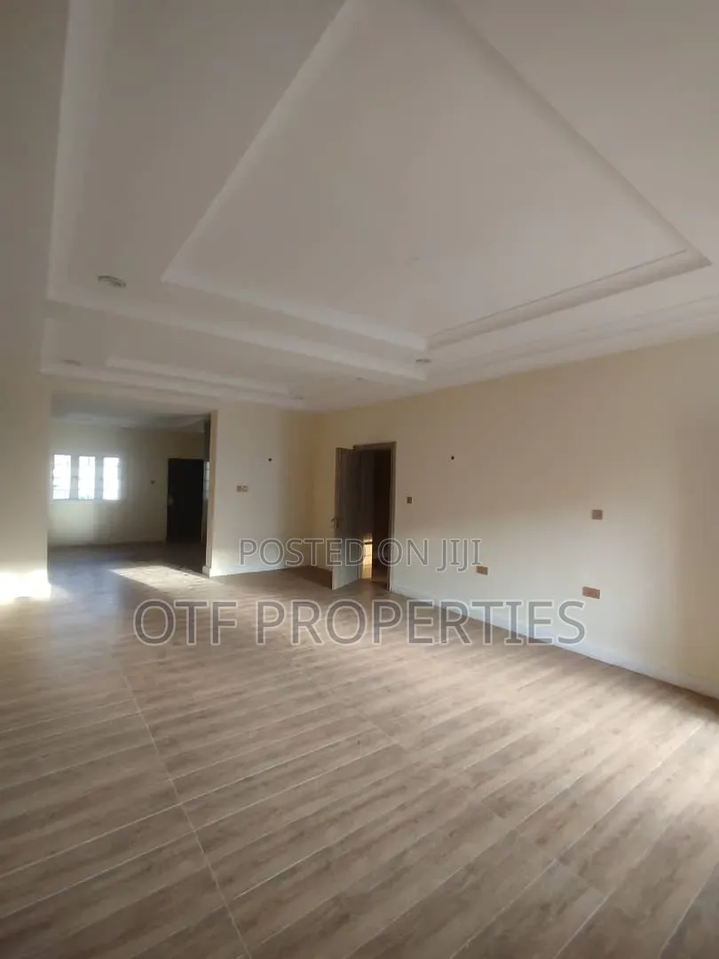 3bdrm Duplex in Jahi Gilmore for rent