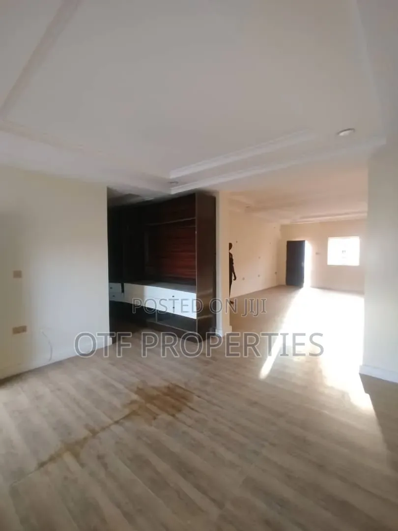 3bdrm Duplex in Jahi Gilmore for rent