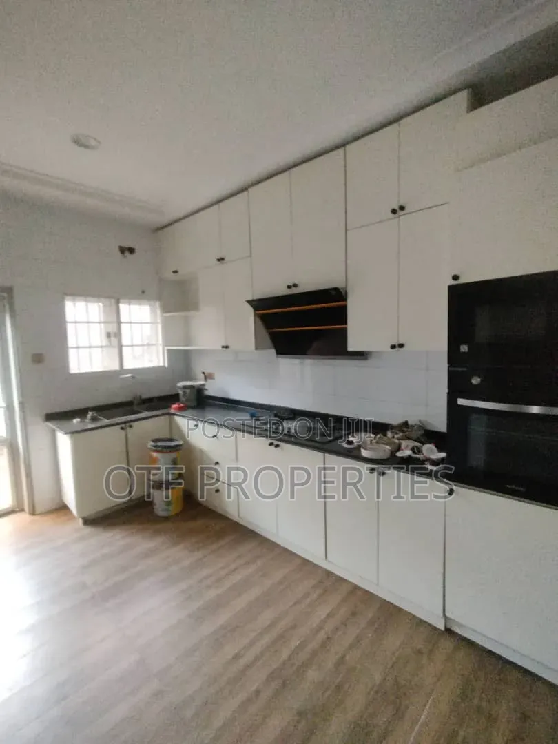 3bdrm Duplex in Jahi Gilmore for rent
