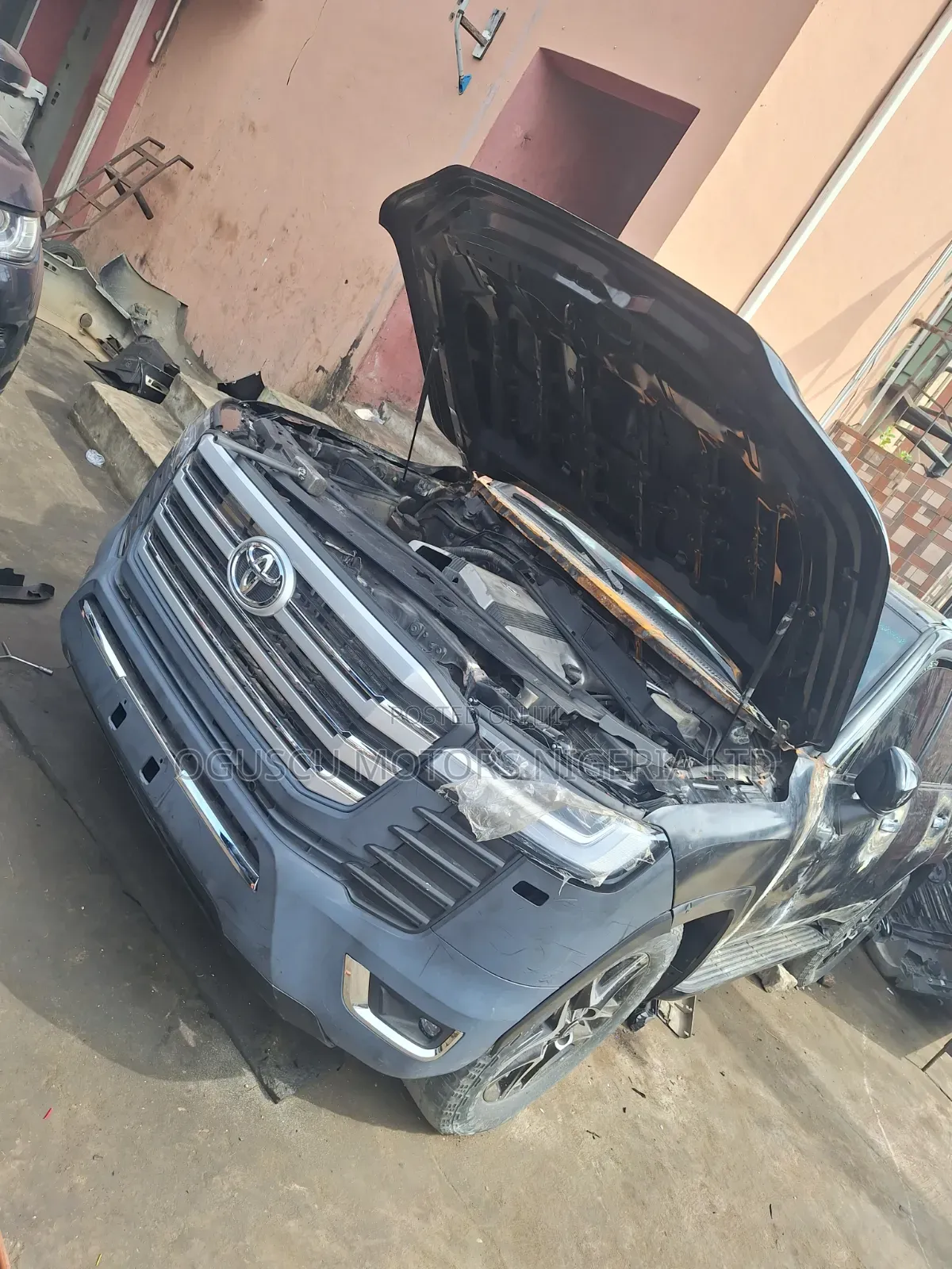Land Cruiser 2005 Upgrade to 2023-2024 Model Outside Upgrade