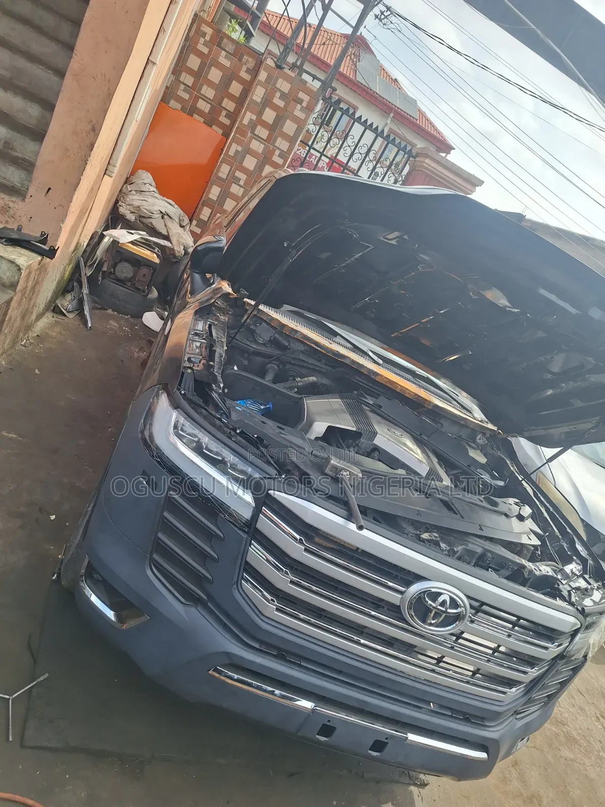 Land Cruiser 2005 Upgrade to 2023-2024 Model Outside Upgrade