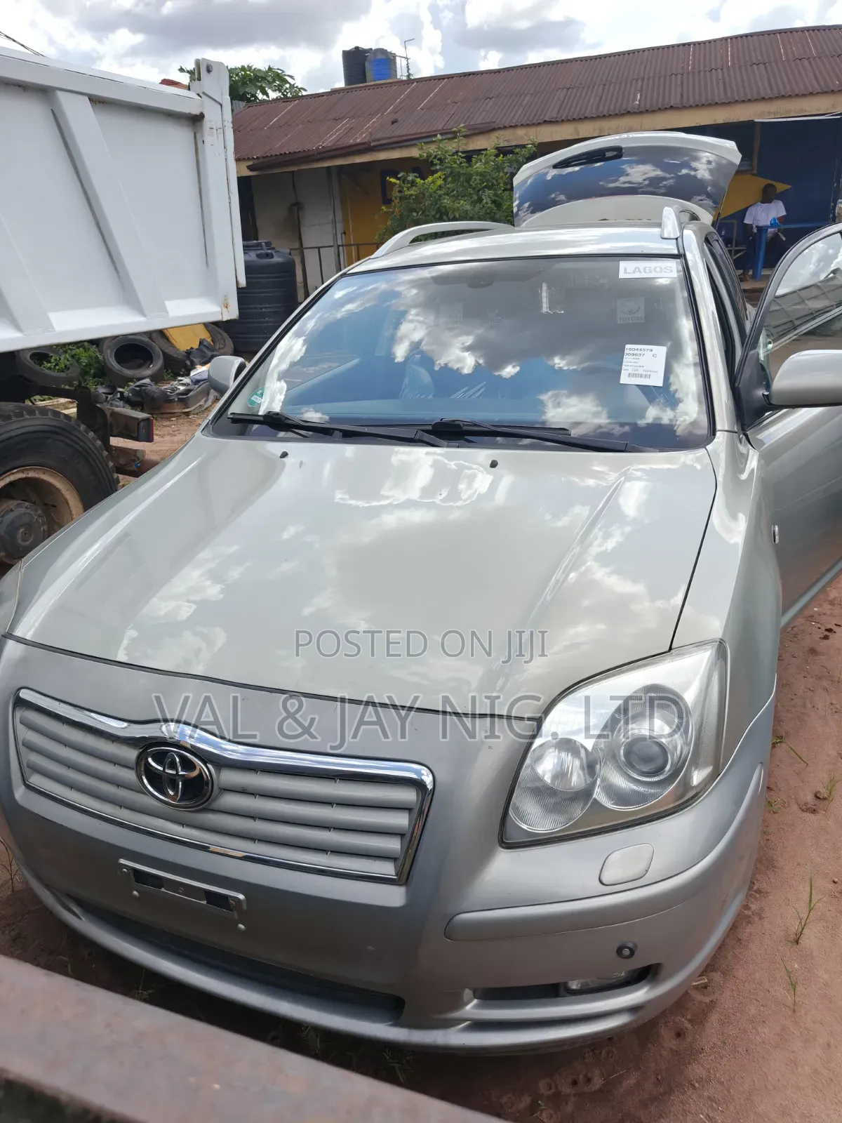 Toyota Avensis Verso 2.0 2006 Silver