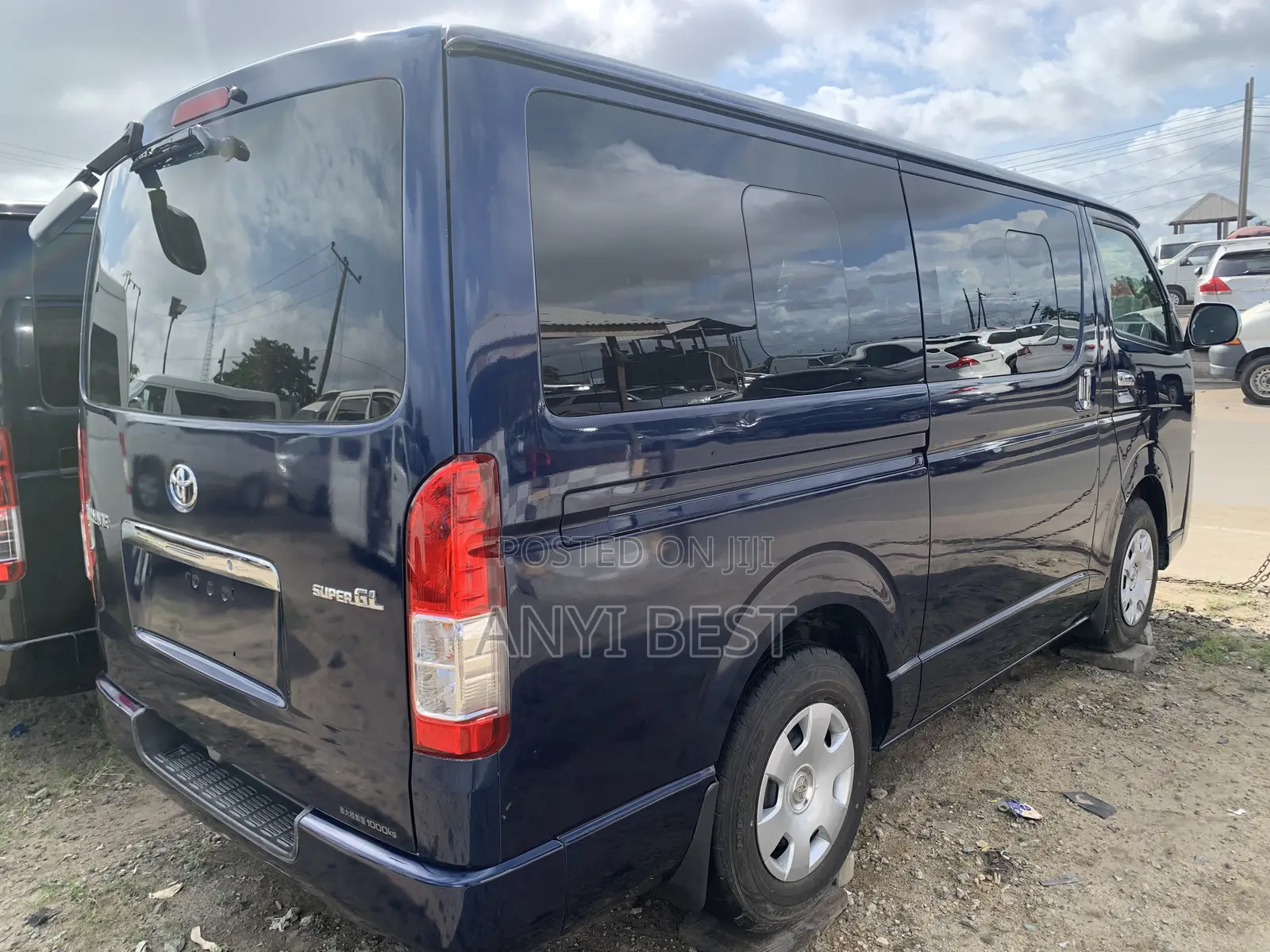 Toyota HiAce 2014 Blue