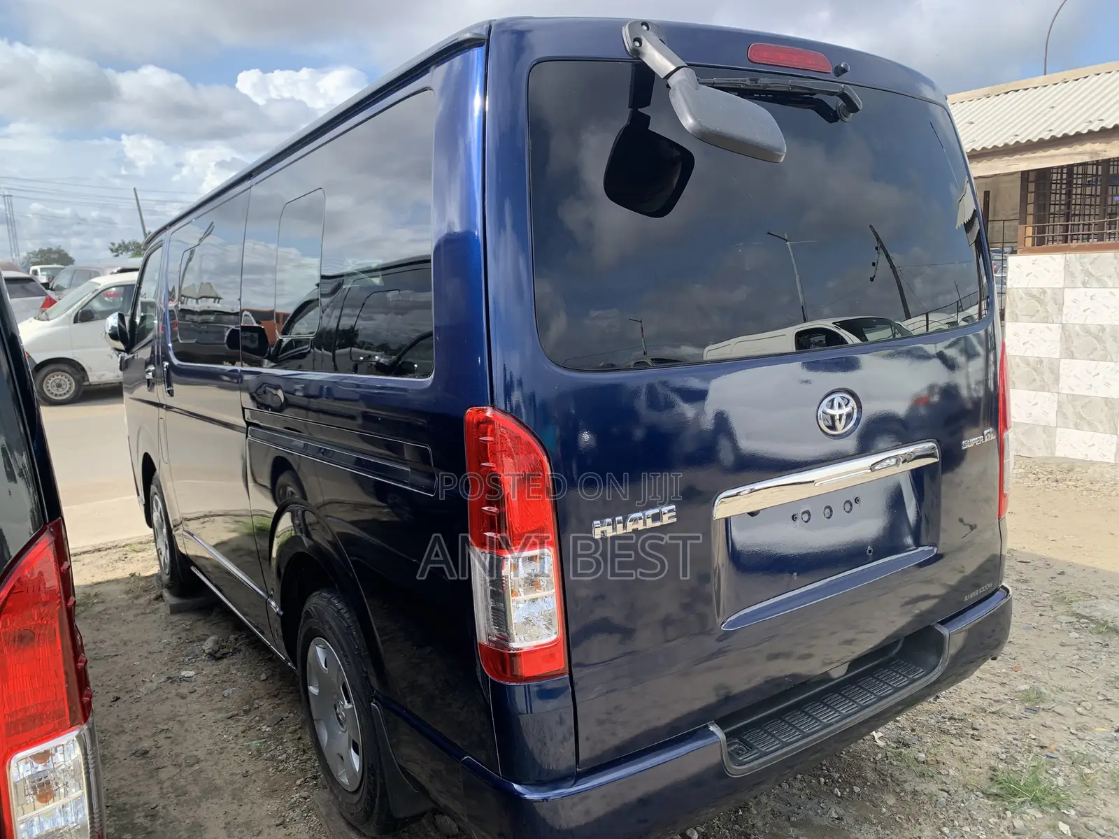 Toyota HiAce 2014 Blue