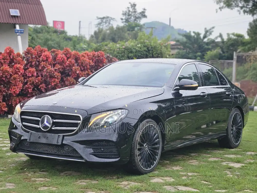 Mercedes-Benz E300 4Matic AWD Sedan (2.0L 4cyl 9A) 2017 Black