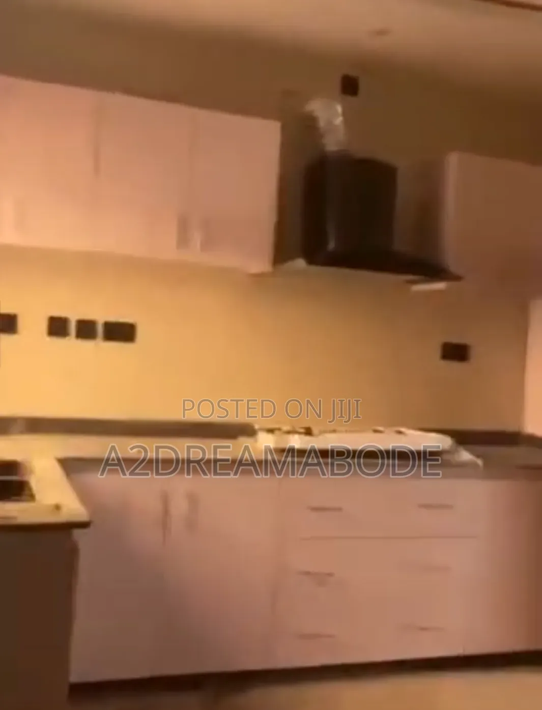 4bdrm Duplex in Yaba, Onike for sale
