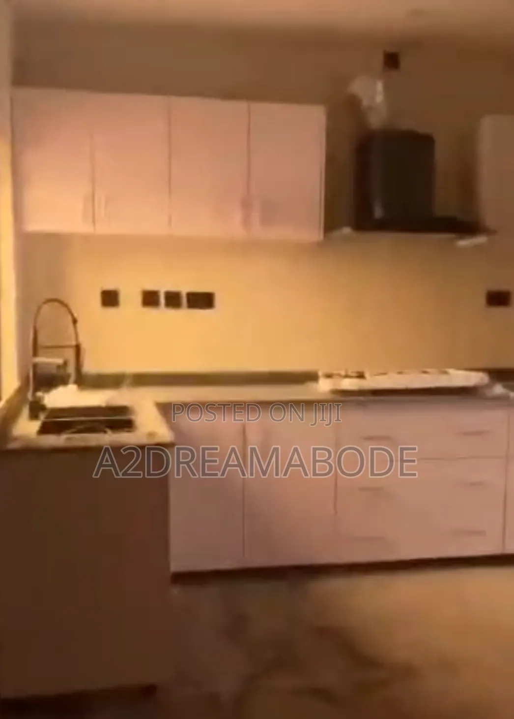 4bdrm Duplex in Yaba, Onike for sale