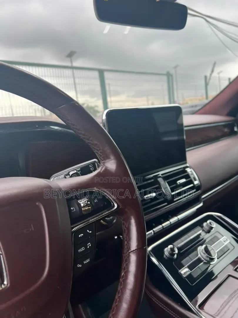 Lincoln Navigator 2018 Green