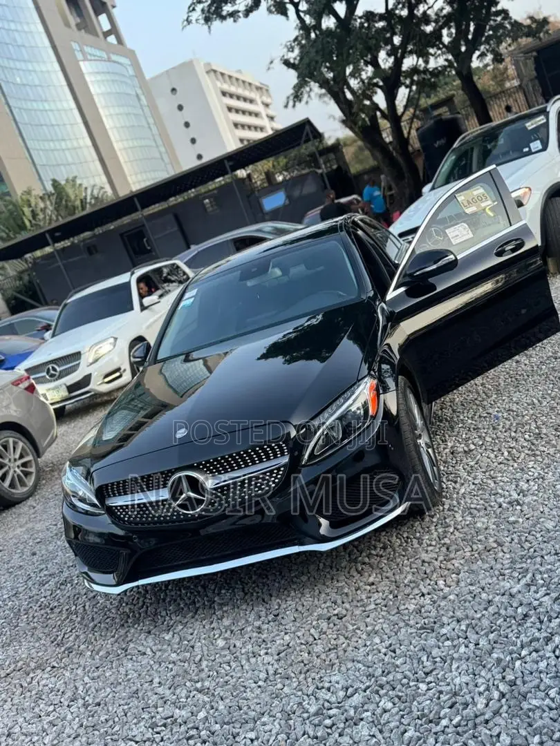 Mercedes-Benz C300 2018 Black