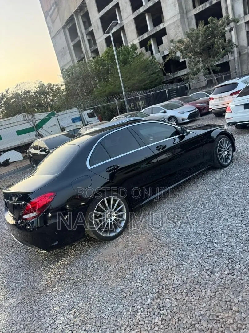 Mercedes-Benz C300 2018 Black