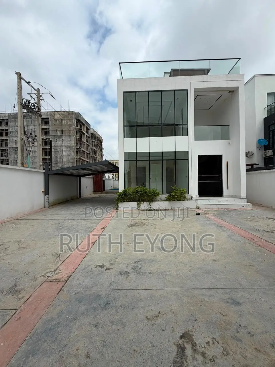 5bdrm House in Lekki for sale